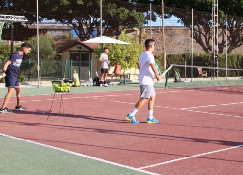 How to make the most of adult tennis lessons